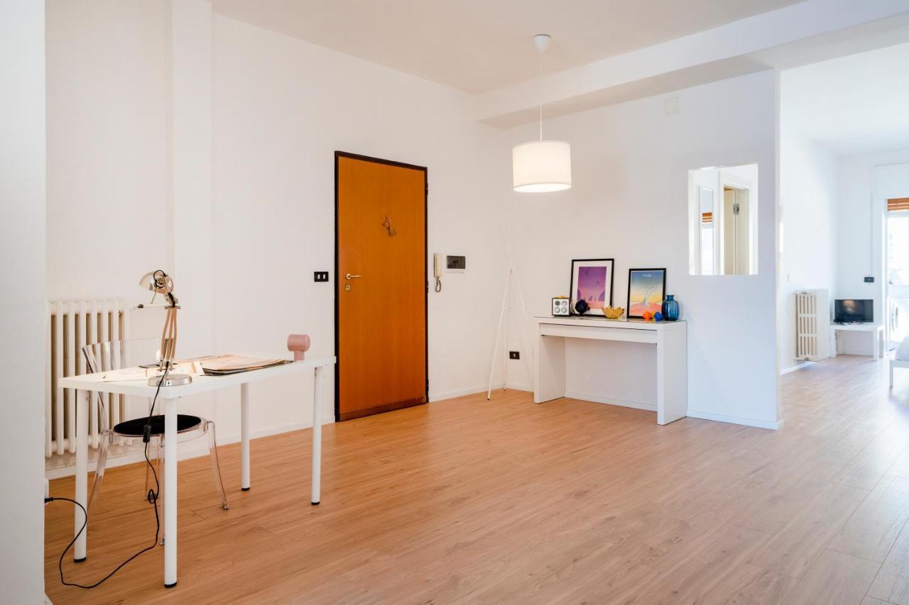 Central & Elegant Loft - With Balcony Bari Buitenkant foto